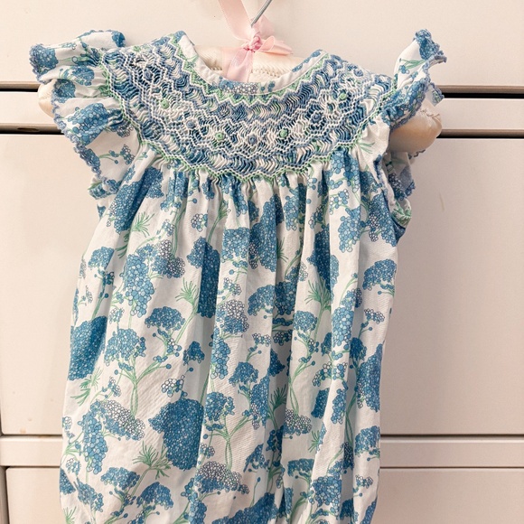 Anavini Hand Smocked Bubble - Picture 2 of 5